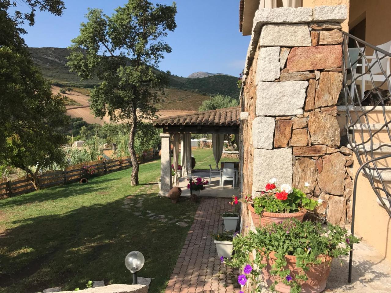 Il Giardino Di Daniela Apartments San Teodoro  Exterior foto